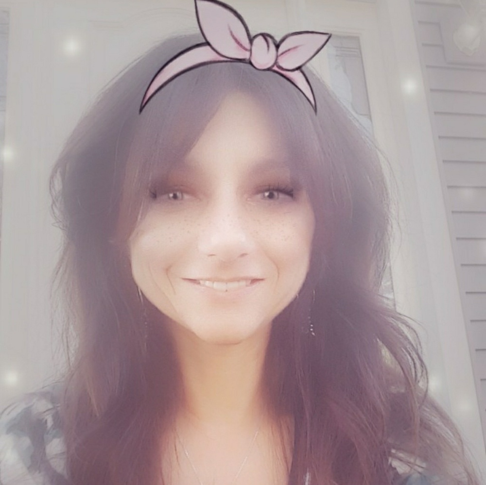 Meet your Posher, Dina